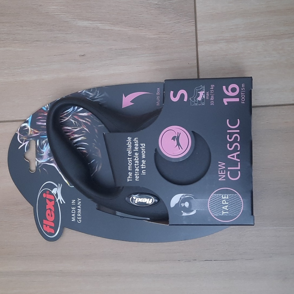NWT flexi retractable dog leash